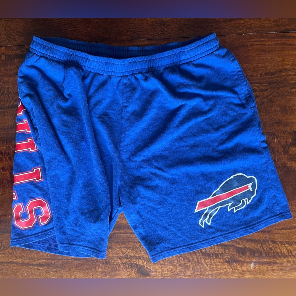 NFL Team Apparel Men’s Size XXL Bright Blue and Red Buffalo Bills Sweat Shorts